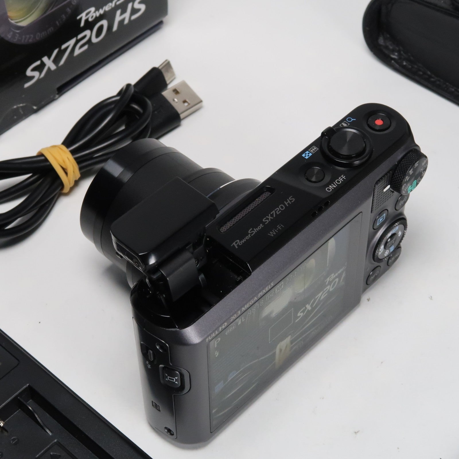 Canon PowerShot SX720 HS 20.3MP 40x Digital Camera Black + Case + 64GB SD Card