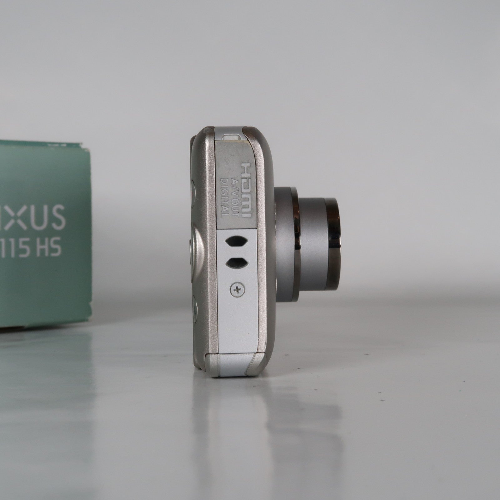 Canon IXUS 115 HS PowerShot ELPH 100 HS 12.1MP 4x Digital Camera Silver – Very Good Condition