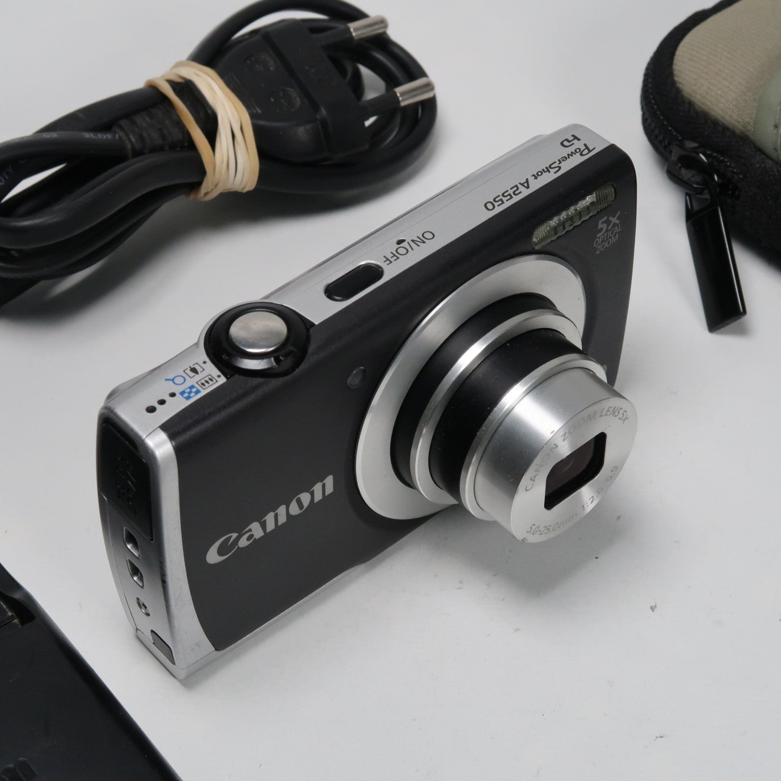 Canon Powershot A2550 HD 16.0MP + Canon Powershot A3200 Digital Cameras Bundle