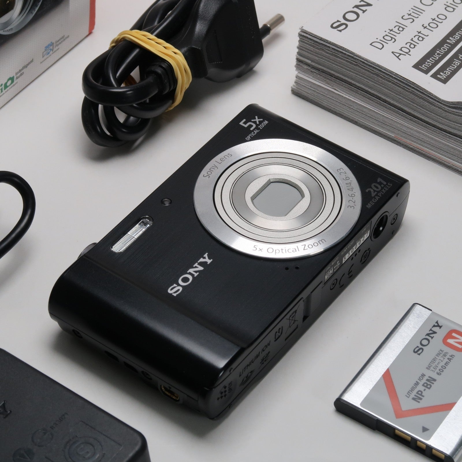 Sony Cyber-shot DSC-W800 Black + W810 Pink Digital Camera + Canon Ixus 185 S