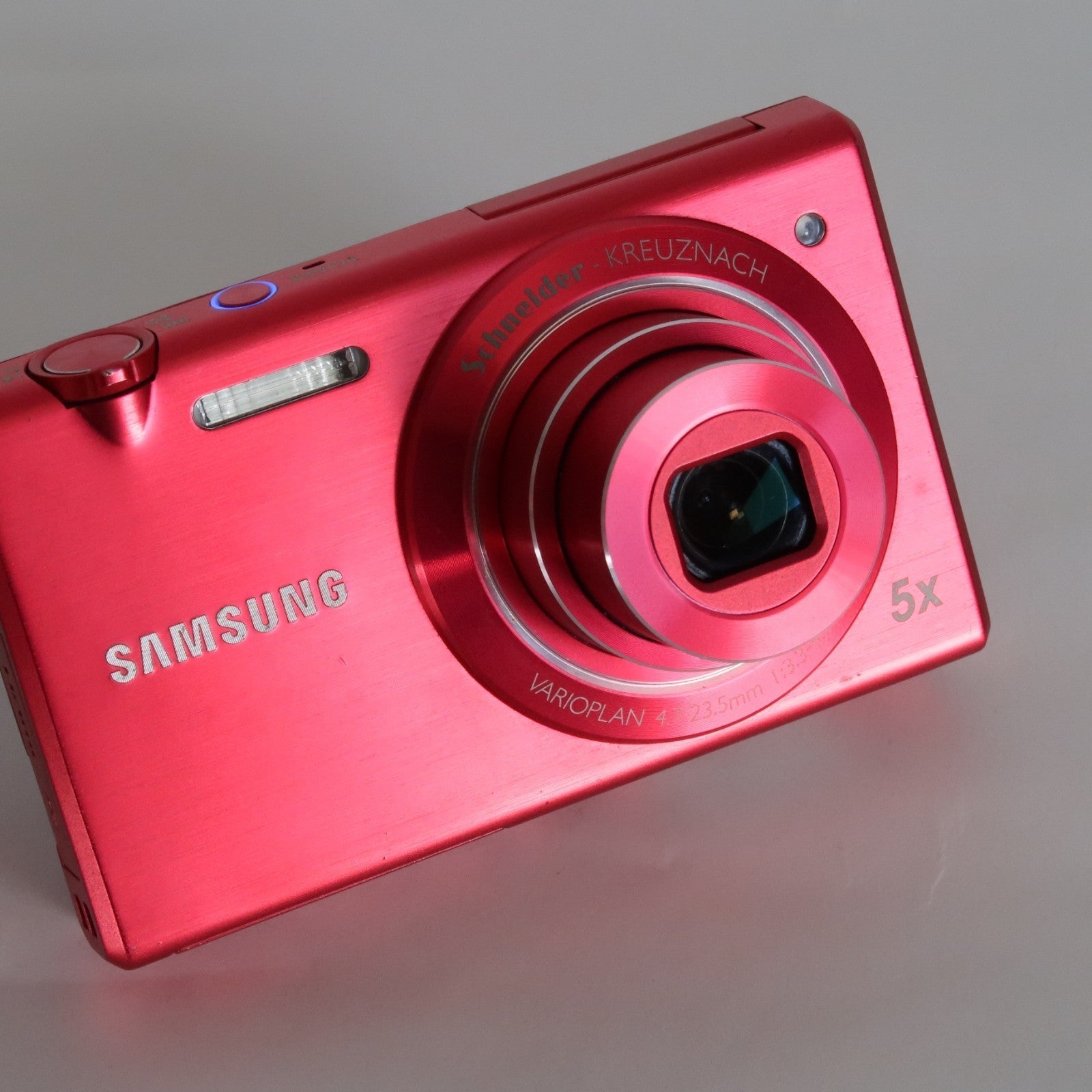 Samsung MV Series MV800 16.1MP Digital Camera Red, Case - Excellent