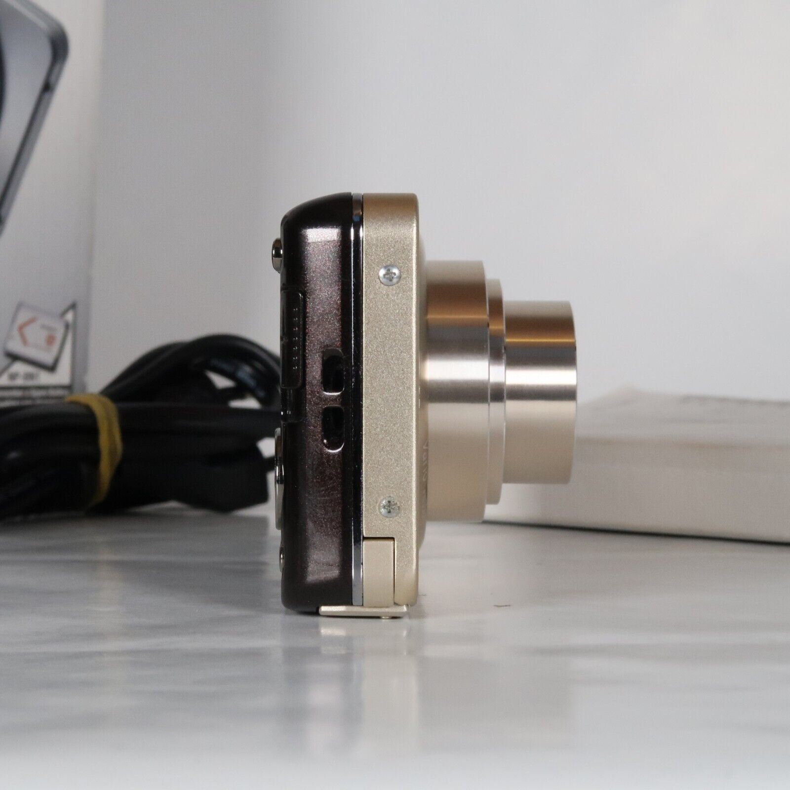 Sony Cyber-Shot DSC-W570 16.1MP 5x Digital Camera Gold – Very Good
