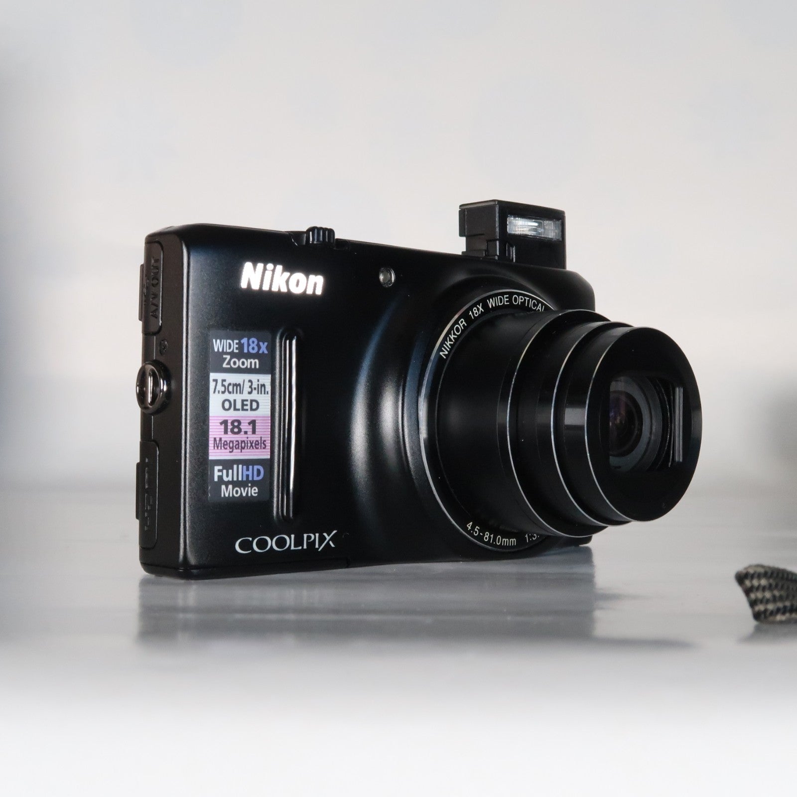 Nikon Coolpix S9400 Digital Camera – Black – 18MP 18x Zoom [Mint] with Original Packaging &amp; SD Card