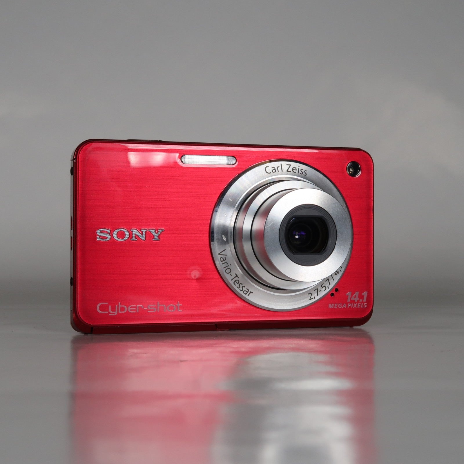 Sony Cybershot DSC-W560 14.1MP Digital Camera Red, Case – Excellent