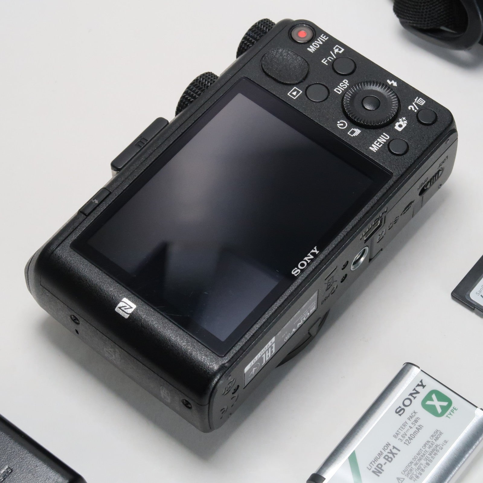 Sony CyberShot DSC-HX60V 20.4MP – Black – 30x Zoom + Case + 32GB SD Card