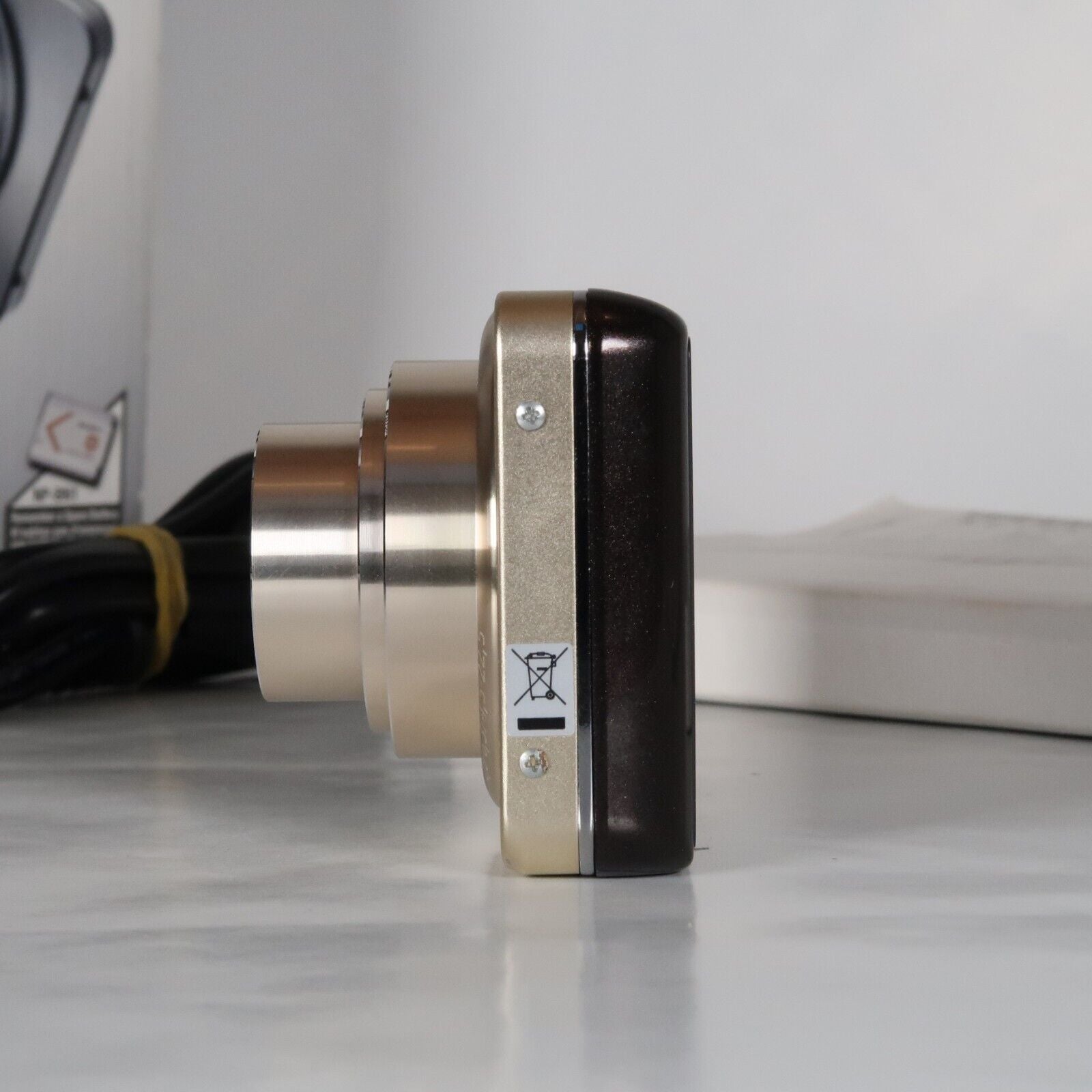 Sony Cyber-Shot DSC-W570 16.1MP 5x Digital Camera Gold – Very Good