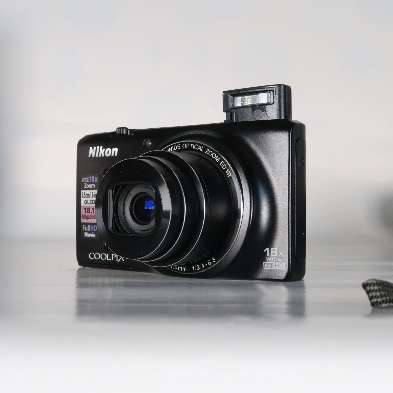 Nikon Coolpix S9400 Digital Camera – Black – 18MP 18x Zoom [Mint] with Original Packaging &amp; SD Card