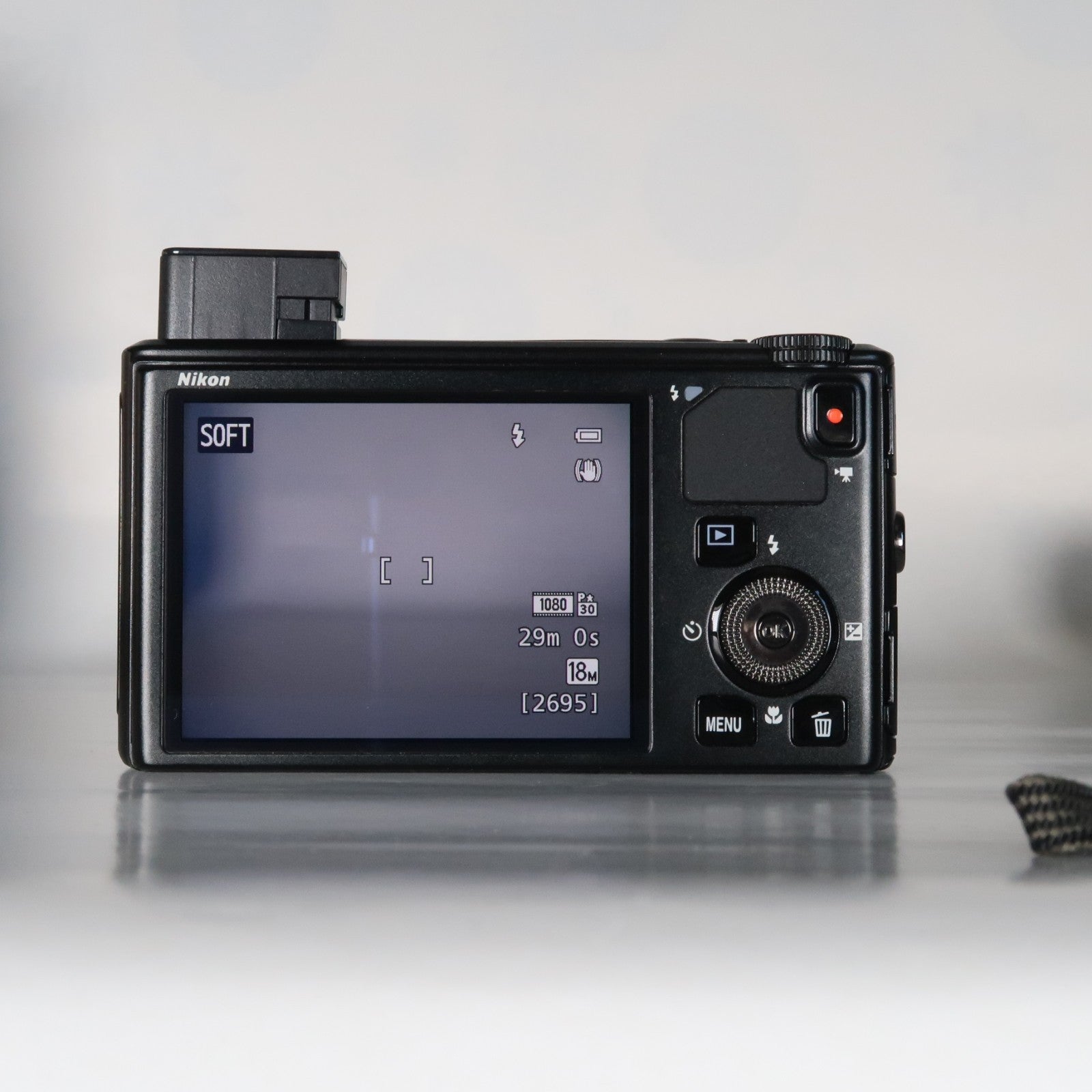Nikon Coolpix S9400 Digital Camera – Black – 18MP 18x Zoom [Mint] with Original Packaging &amp; SD Card