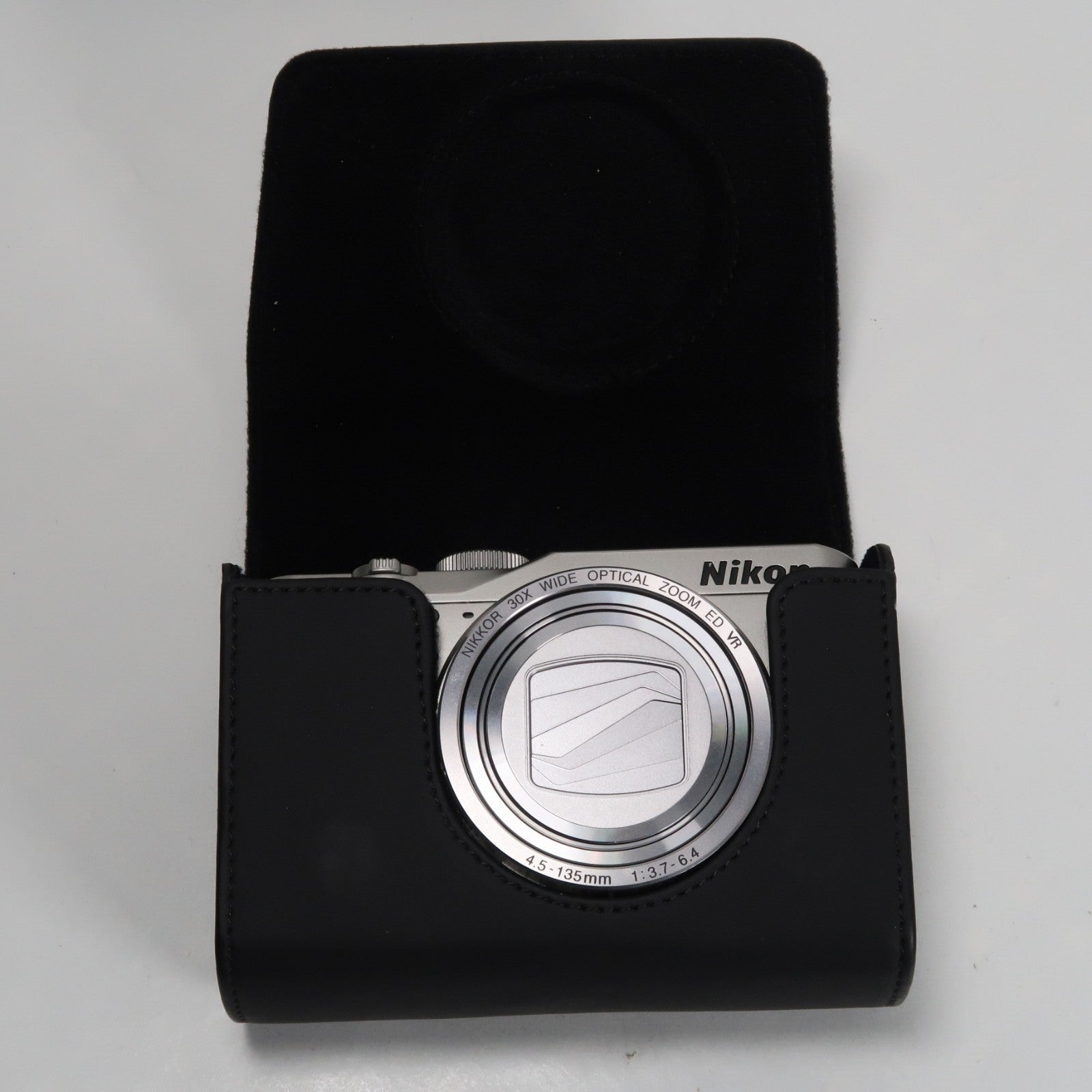 [Mint] Nikon Coolpix S9900 30x Digital Compact Camera Silver + Case + SD Card