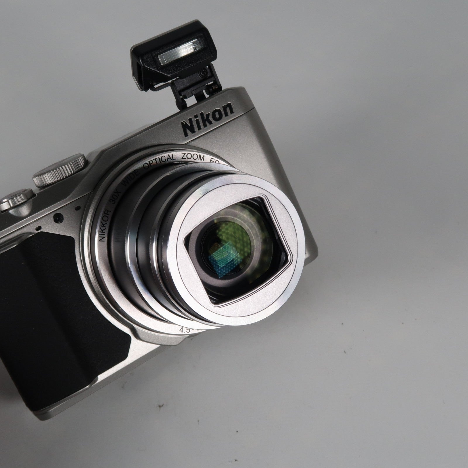 [Mint] Nikon Coolpix S9900 30x Digital Compact Camera Silver + Case + SD Card