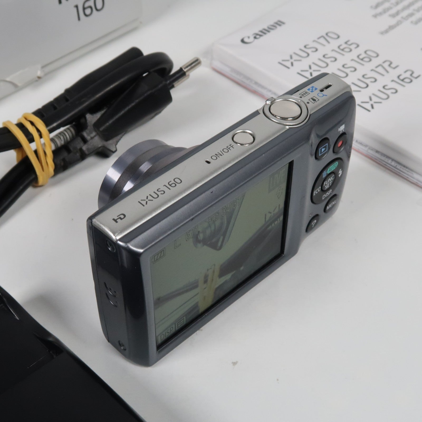 Sony Cyber-shot DSC-W800 20.1MP + Canon IXUS 160 Silver Digital Cameras Bundle