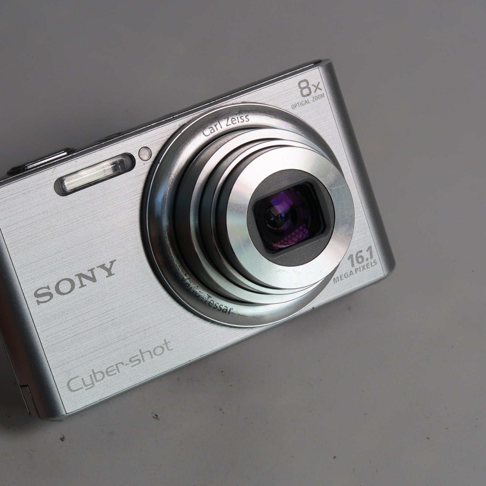 Sony Cyber-shot DSC-W730 16.1MP 8x + Canon IXUS 185 – Bundle Deal