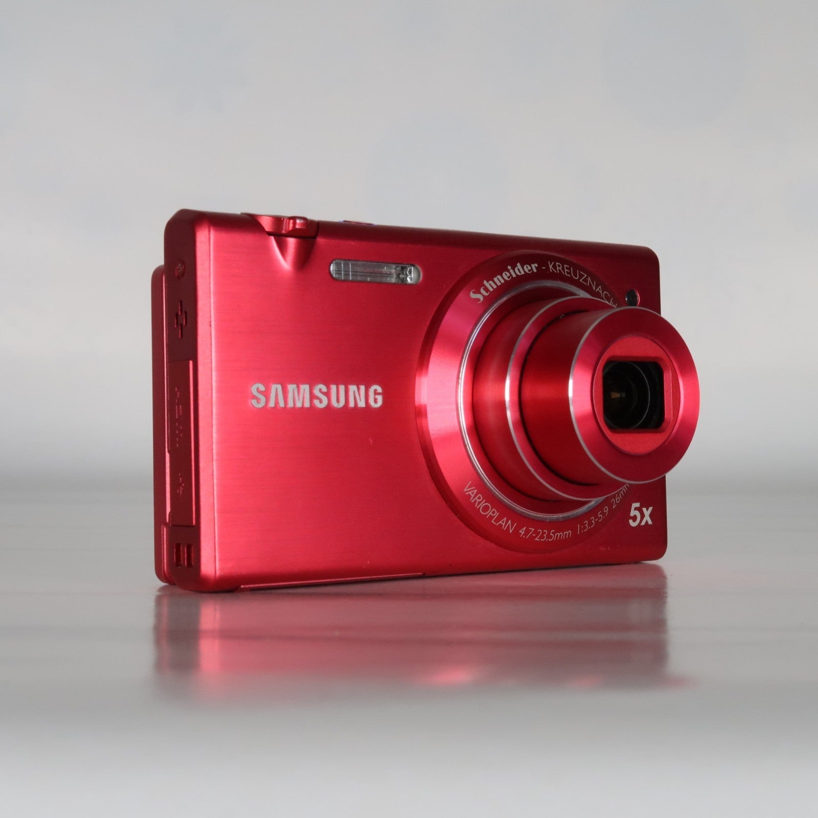 Samsung MV Series MV800 16.1MP Digital Camera Red, Case - Excellent