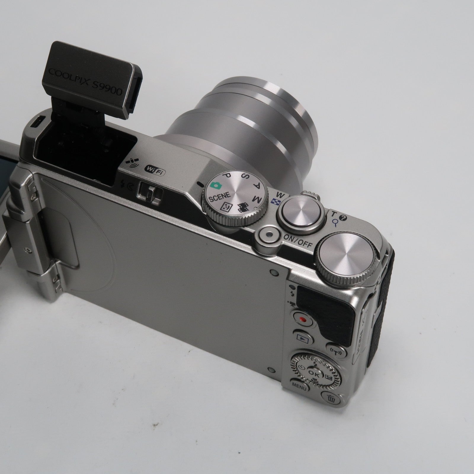 [Mint] Nikon Coolpix S9900 30x Digital Compact Camera Silver + Case + SD Card