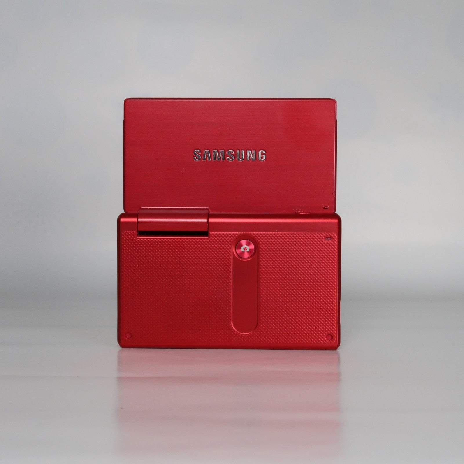 Samsung MV Series MV800 16.1MP Digital Camera Red, Case - Excellent