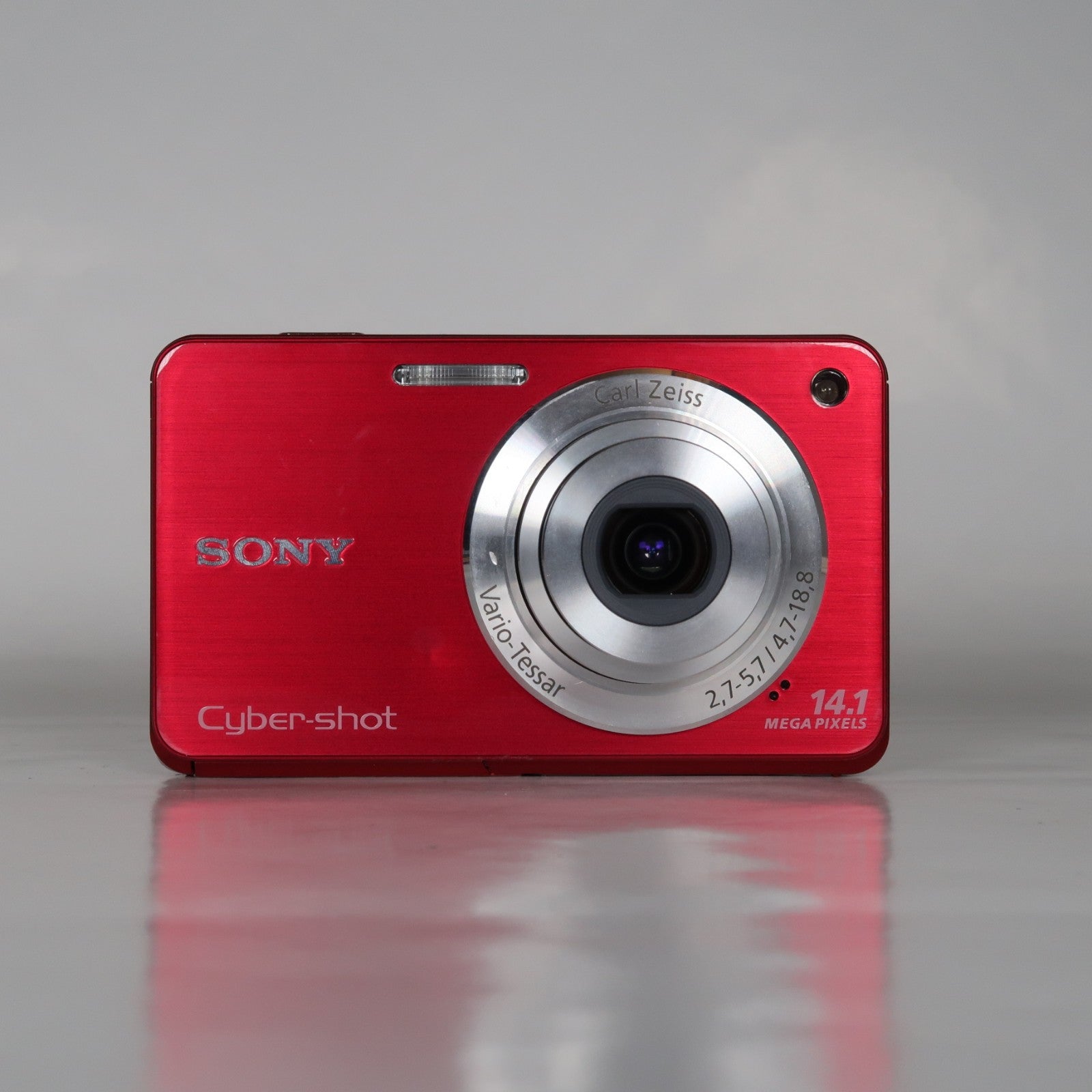 Sony Cybershot DSC-W560 14.1MP Digital Camera Red, Case – Excellent