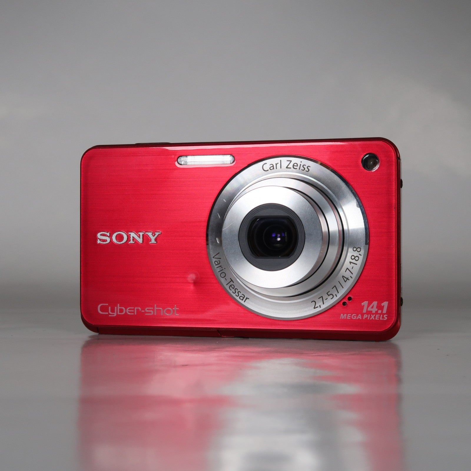 Sony Cybershot DSC-W560 14.1MP Digital Camera Red, Case – Excellent