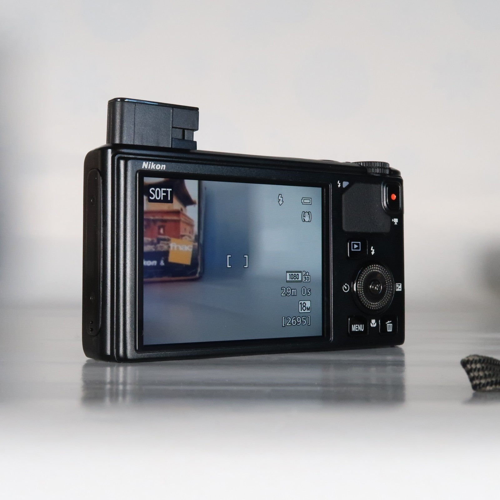 Nikon Coolpix S9400 Digital Camera – Black – 18MP 18x Zoom [Mint] with Original Packaging &amp; SD Card