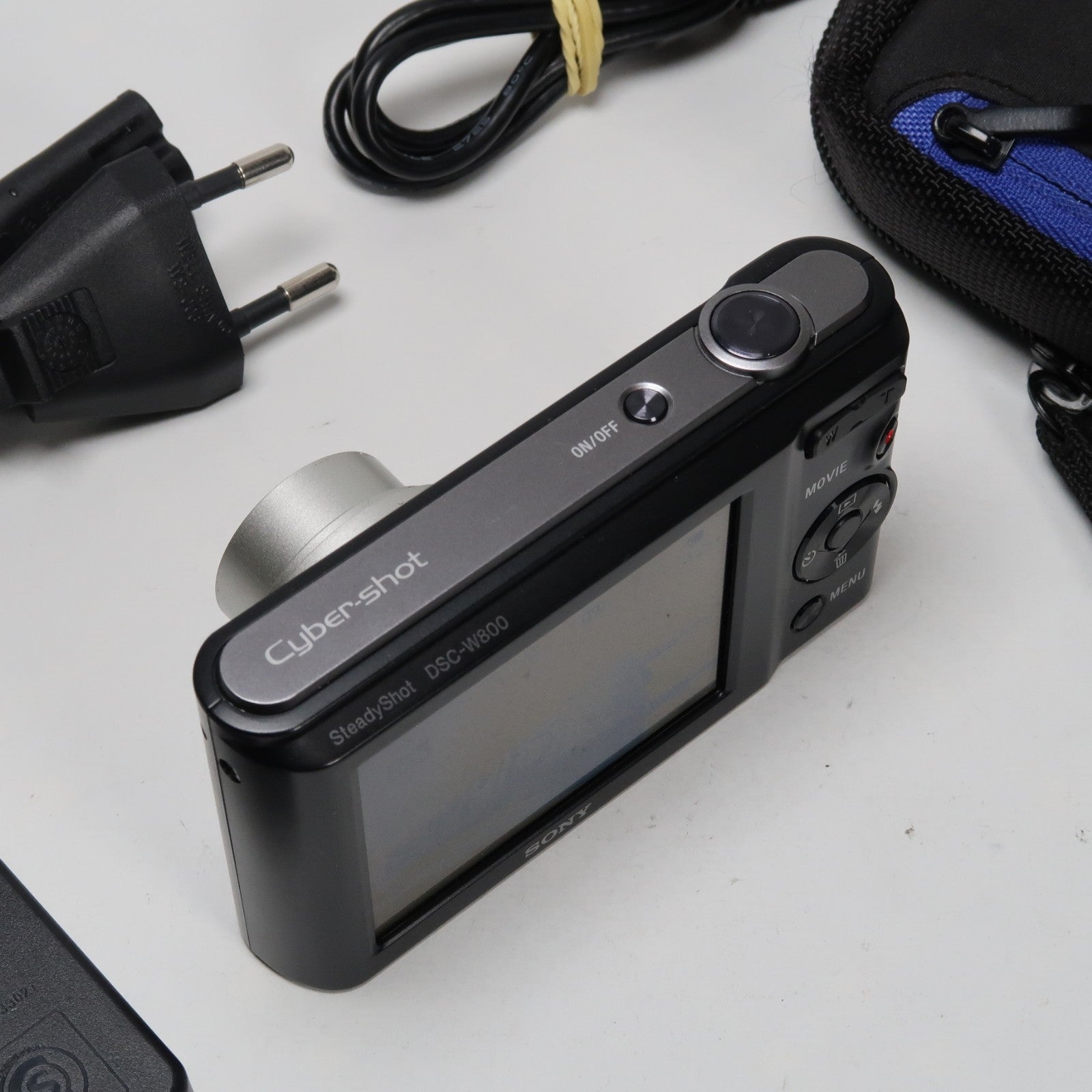 Sony Cyber-shot DSC-W800 20.1MP + Canon IXUS 160 Silver Digital Cameras Bundle