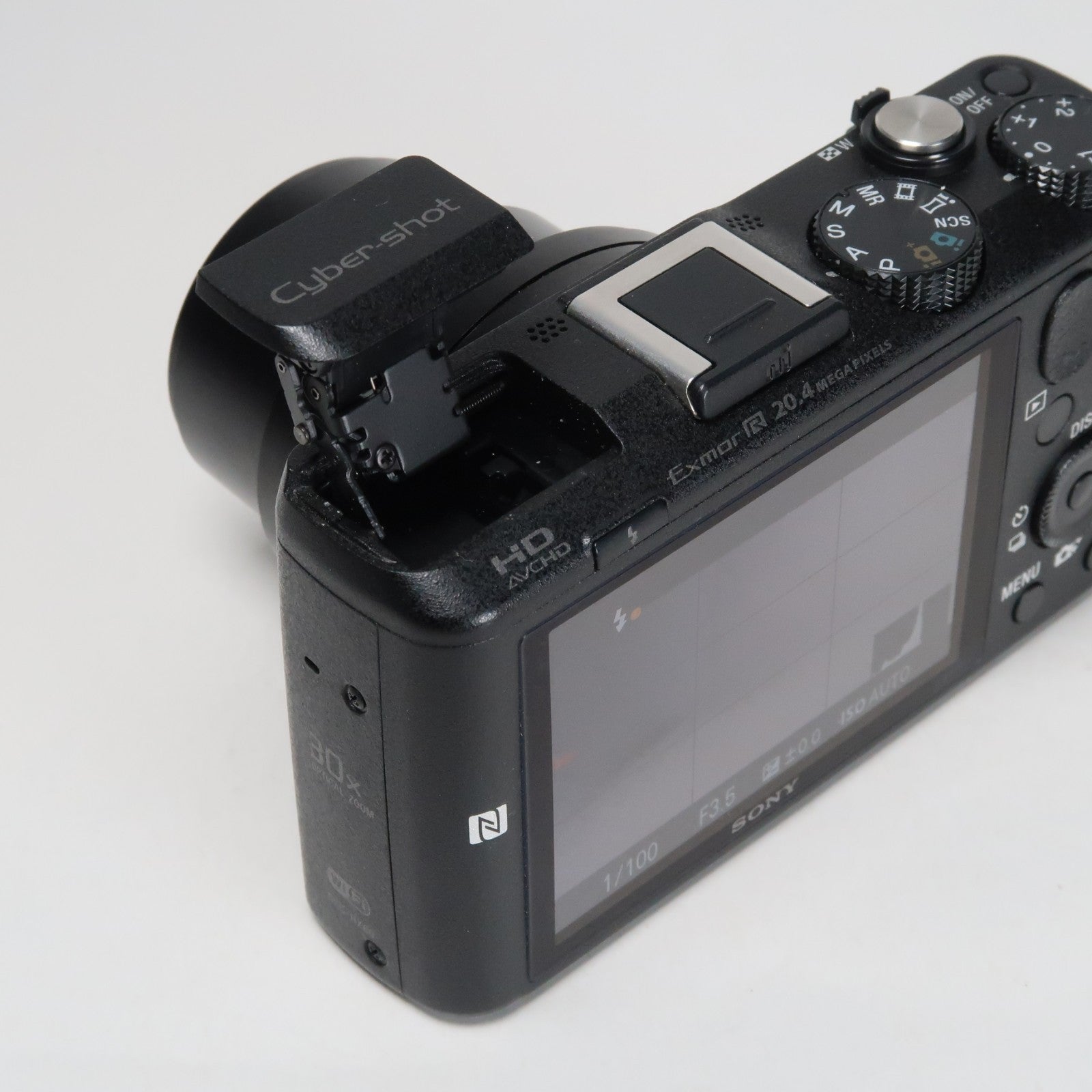 Sony CyberShot DSC-HX60V 20.4MP – Black – 30x Zoom + Case + 32GB SD Card