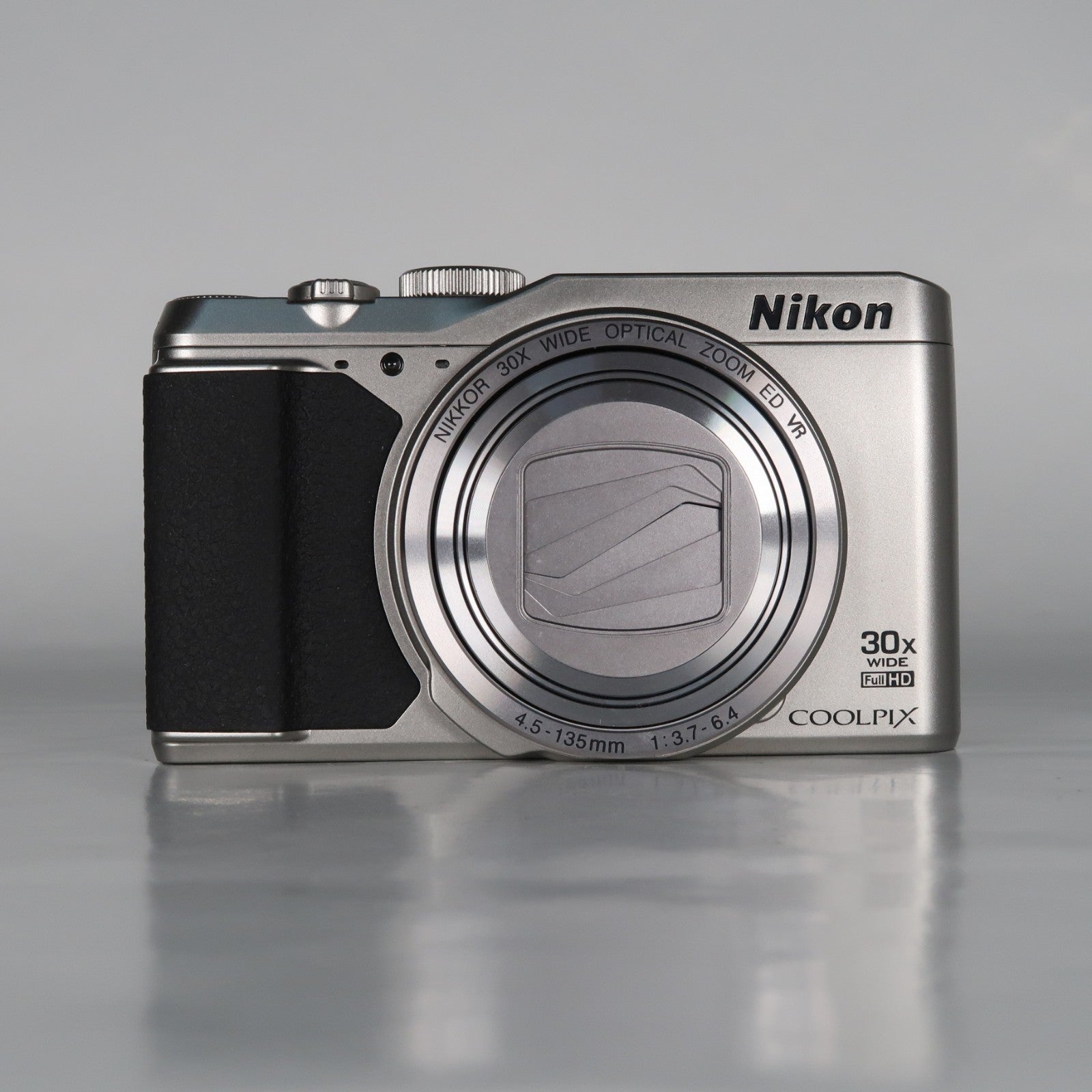 [Mint] Nikon Coolpix S9900 30x Digital Compact Camera Silver + Case + SD Card