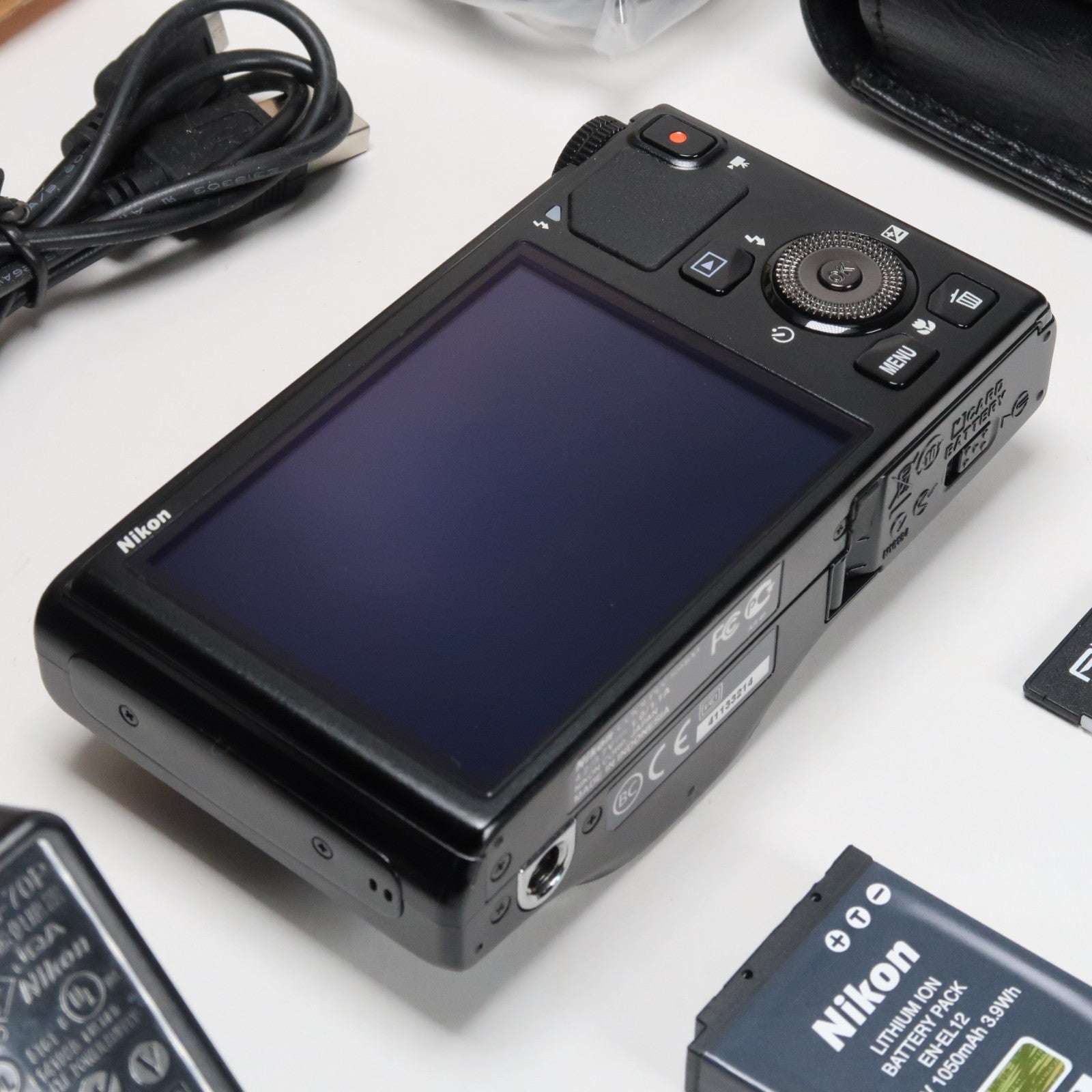 Nikon Coolpix S9400 Digital Camera – Black – 18MP 18x Zoom [Mint] with Original Packaging &amp; SD Card