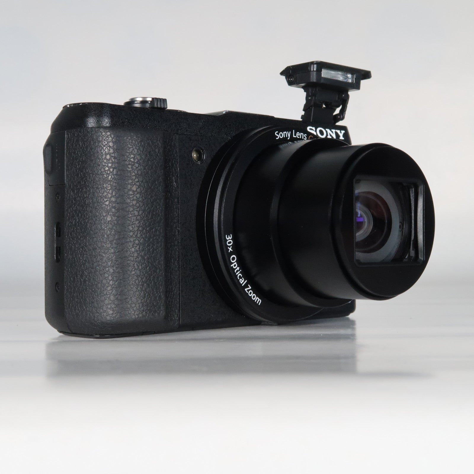 Sony CyberShot DSC-HX60V 20.4MP – Black – 30x Zoom + Case + 32GB SD Card